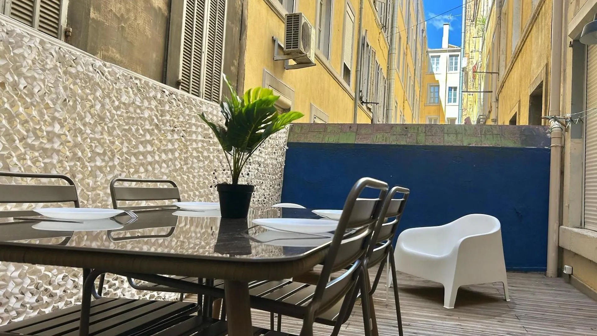 Chez Marie Et Romain- Appartement De Charme Au Coeur De La Joliette Proche Panier Centre Ville Marseilles